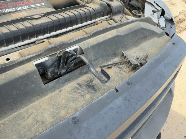1999-2007 Ford F350 Top Plastic Cover Above Radiator Support Sight Shield Oem — photo 4