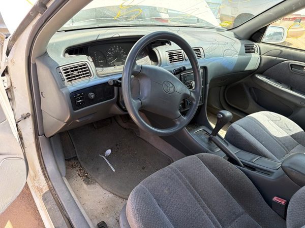 2000 Toyota Camry — vehicle photo 6