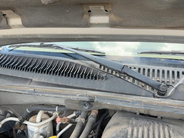 2000-2002 Chevy Suburban Passenger Right Windshield Wiper Arm Oem Blade Lever — photo 2