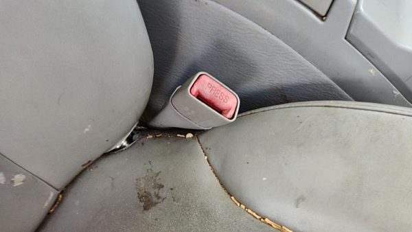 04-08 Pacifica Passenger Right Front Seat Belt Buckle Receiver Oem Gray Da — photo 1