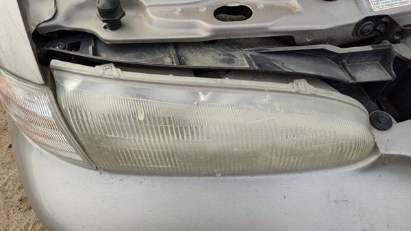 1997 Ford Contour Headlamp Assembly RH — photo 4