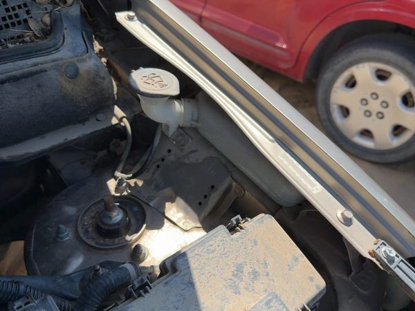 2002-2006 Honda Crv Windshield Washer Fluid Reservoir With Pump Oem Wiper Tank — photo 3