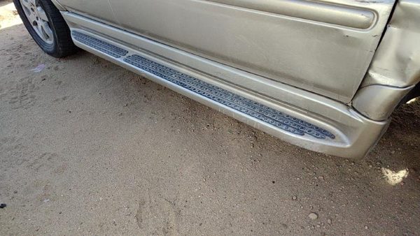 2005 Mercedes Ml Series Rocker Moulding RH — photo 1