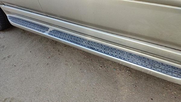 2005 Mercedes Ml Series Rocker Moulding RH — photo 3