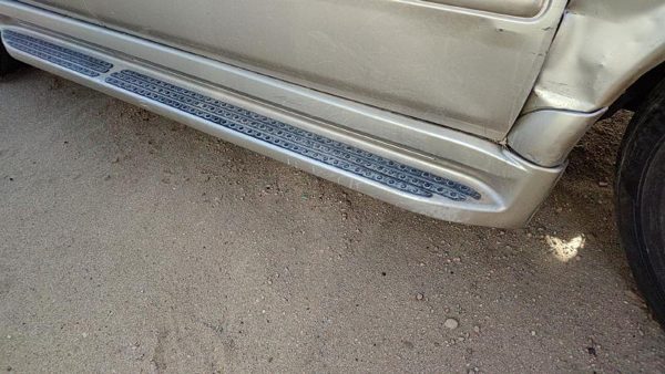 2005 Mercedes Ml Series Rocker Moulding RH — photo 2