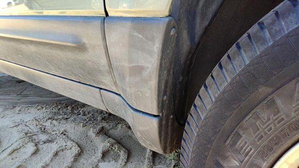 2007 Ford Escape Fender Moulding RH Dv Titanium Green — photo 3