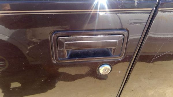 1993 Cadillac Fleetwood Driver Left Front Outside Door Handle Oem Lever Maroon — photo 1