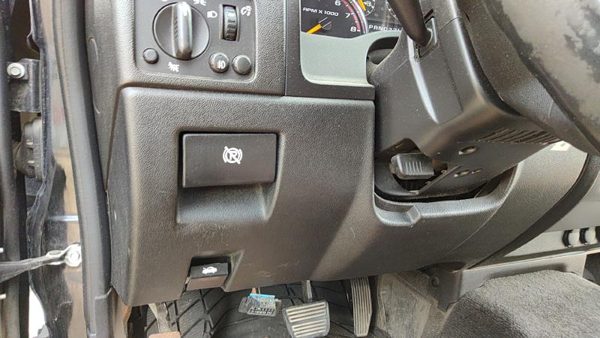 2004-12 Gmc Canyon Lower Dash Under Column Knee Bolster Trim Panel Oem Ebony 19J — photo 2