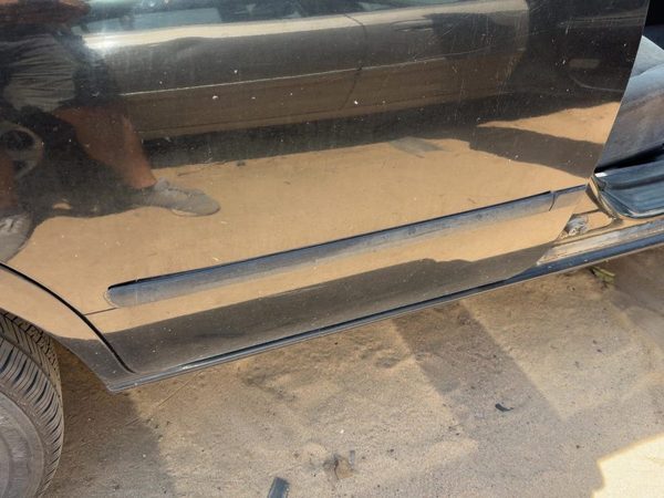 98 Maxima Passenger Right Rear Moulding From Door Oem Back Super Black Kh3 — photo 1