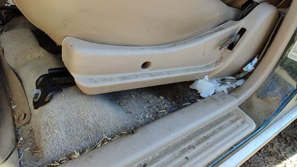 2000-2002 Honda Passport Driver Left Side Seat Trim Panel Oem Bge Beige — photo 2