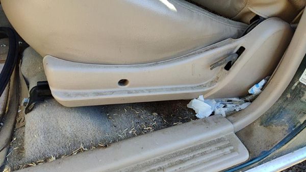2000-2002 Honda Passport Driver Left Side Seat Trim Panel Oem Bge Beige — photo 1