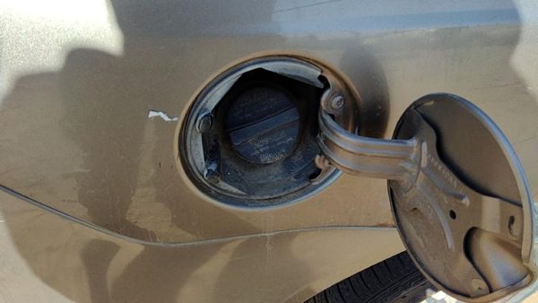 2000-2002 Dodge Neon Fuel Filler Neck Assembly With Gas Cap Oem 4546935Ae — photo 2