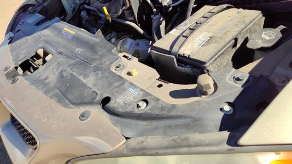 1999-2005 Pontiac Grand Am Top Plastic Cover Above Radiator Support Sight Shield — photo 2