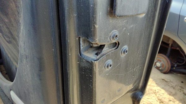 1999-2006 Gmc Sierra 2500 Passenger Right Front Door Latch With Rods/Cables Oem — photo 3
