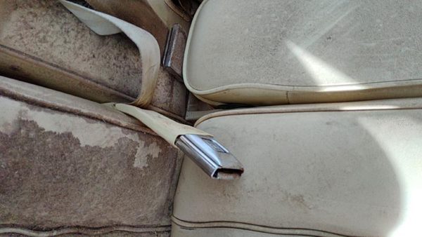 1977-1984 Cadillac Deville Driver Left Front Seat Belt Buckle Receiver Oem — photo 2