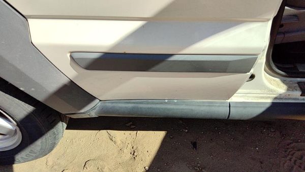 05-06 Jeep Liberty Passenger Right Rear Moulding From Door Oem Back Trim Strip — photo 3
