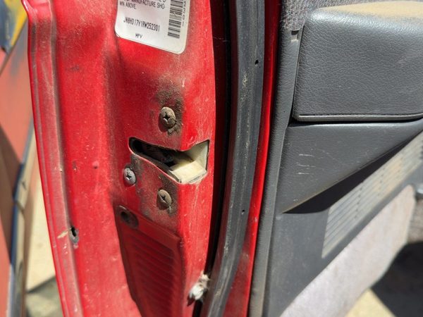 90-95 Nissan Pathfinder Driver Left Front Door Latch with Rods OEM 80503-83G03 — photo 4