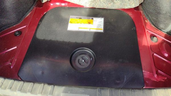 2006-2011 Buick Lucerne Spare Tire Cover Plastic Shield With Plastic Nut Oem — photo 3