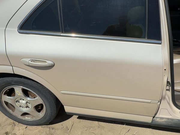 2001 Lincoln LS Rear Door RH Ivory Parchment Hc — photo 2