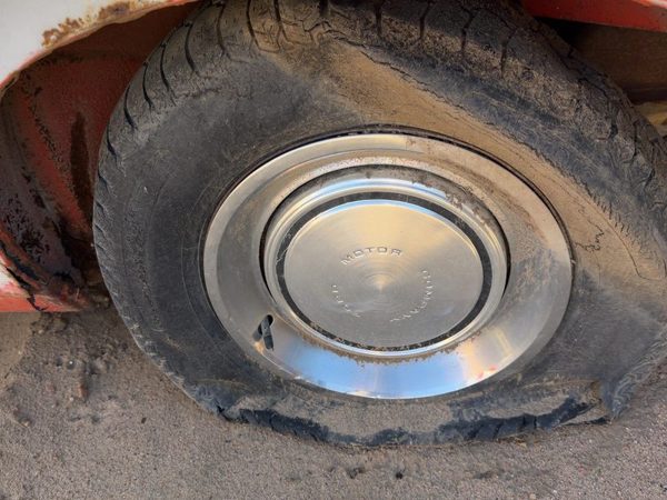 1976 LH Ford Maverick Wheel Cover 8-slot D3DZ1130A — photo 2
