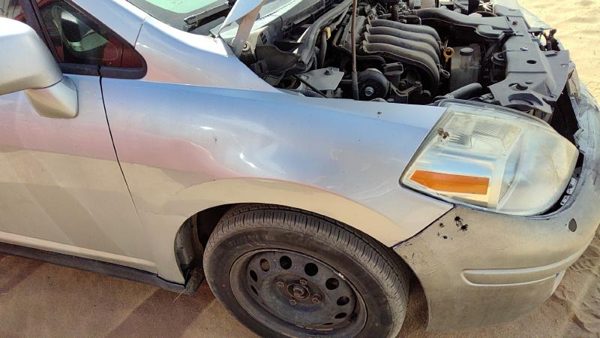 2007-2011 Nissan Versa Passenger Right Front Fender Oem Silver K23 Fca00El0Aa — photo 1