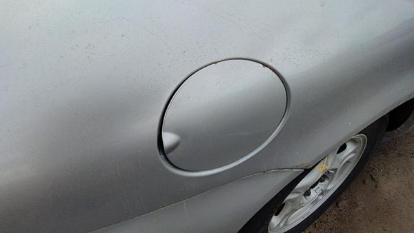 96-99 Ford Taurus Fuel Tank Door With Hinge Gas Lid Oem Filler Silver Ts — photo 1