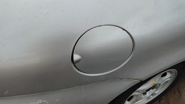 96-99 Ford Taurus Fuel Tank Door With Hinge Gas Lid Oem Filler Silver Ts — photo 2