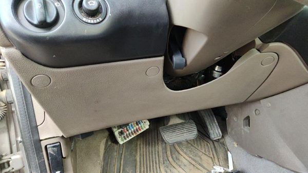 1995-1997 Ford Contour Lower Dash Under Column Knee Bolster Trim Panel Ul Tan — photo 1