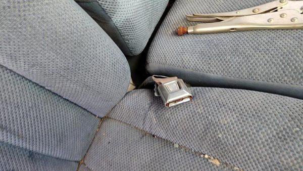 83-88 Ford Ranger Passenger Right Front Seat Belt Buckle Receiver Oem Blue — photo 4