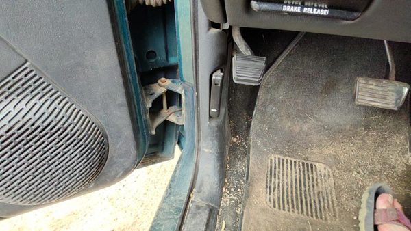 1995-1997 S10 Blazer Driver Left Lower Kick Trim Panel Oem Gray — photo 5