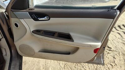 06-07 Impala Passenger Right Front Door Trim Panel With Switches Neutral 52C