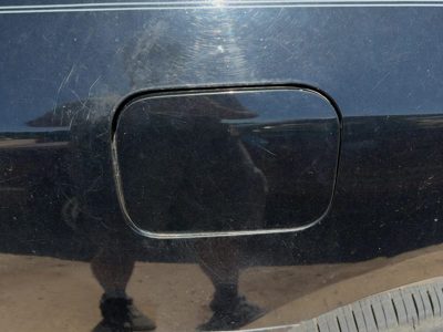 06-07 M35X Fuel Tank Door With Hinge Gas Lid Oem Filler Black Obsidian Kh3