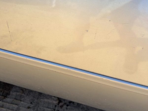 2005 Cadillac Deville Front Door Moulding RH Platinum 67U — photo 7