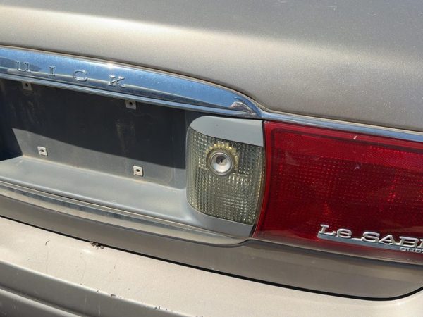 01 Lesabre Center Tail Light License Plate Trim Surround Panel Oem Middle Lamp — photo 6