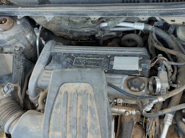 2005-2006 Chevy Cobalt Valve Cover Oem 2.2L 24426735 — photo 1