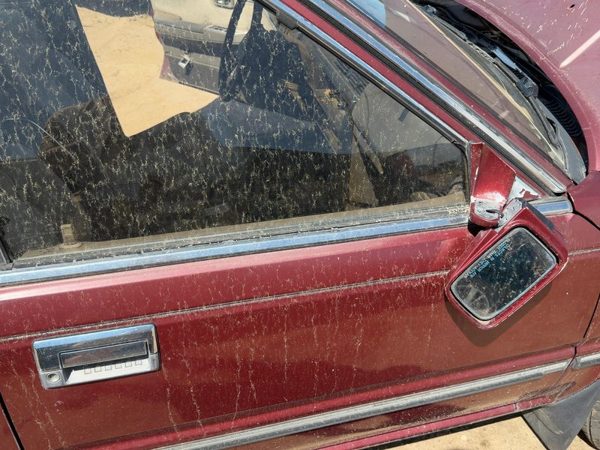 1985-1988 Nissan Maxima Passenger Right Front Moulding From Door Oem — photo 1