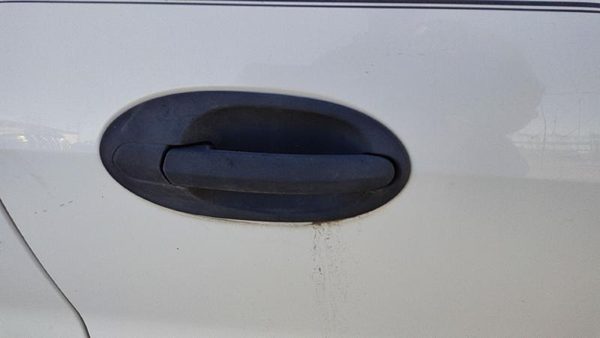 2007 Ford Freestar Outside Door Handle RH — photo 1