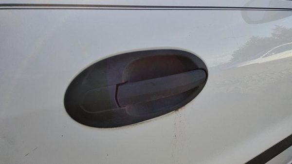 2007 Ford Freestar Outside Door Handle RH — photo 3