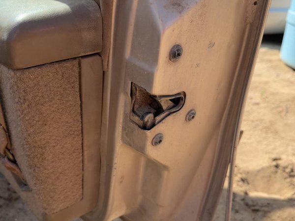 90-96 Century Passenger Right Front Door Latch With Rods/Cables Oem 4-Door Sedan — photo 4