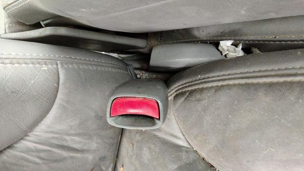 2000-05 Buick Park Ave Passenger Right Front Seat Belt Buckle Receiver Oem Gray — photo 2