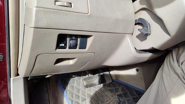 2005-2006 Nissan Altima Lower Dash Under Column Knee Bolster Trim Panel Blond C — photo 2