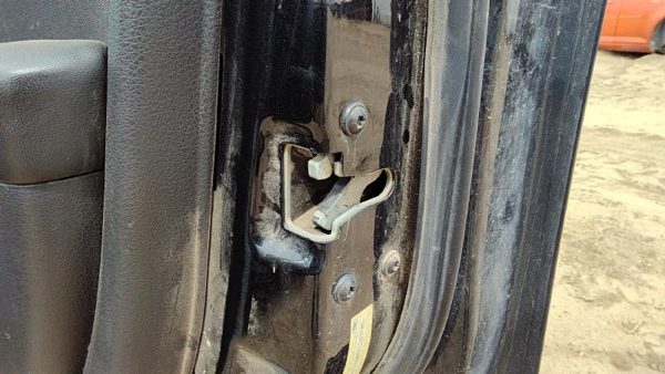 2006-2011 Ford Fusion Passenger Right Front Door Latch With Rods/Cables Oem — photo 1