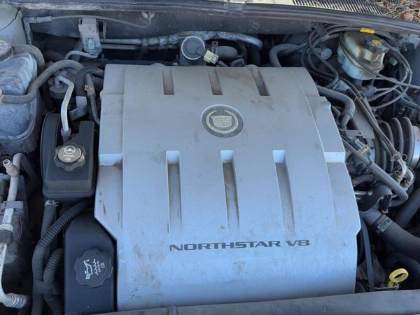 2005 Cadillac Deville Engine Cover 4.6L — photo 1