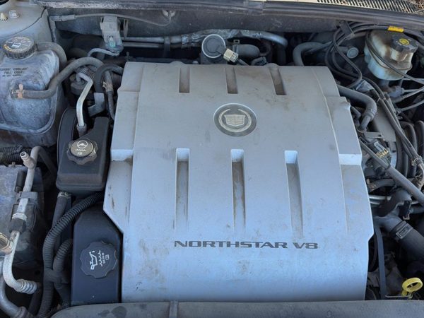 2005 Cadillac Deville Engine Cover 4.6L — photo 2