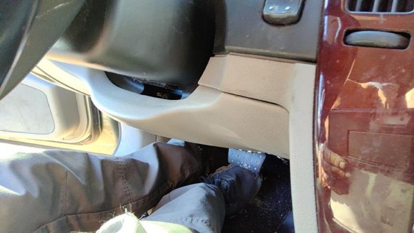 05-11 Cadillac Sts Lower Dash Under Column Knee Bolster Trim Panel Oem Gray 132 — photo 4