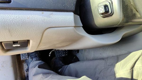 05-11 Cadillac Sts Lower Dash Under Column Knee Bolster Trim Panel Oem Gray 132 — photo 2