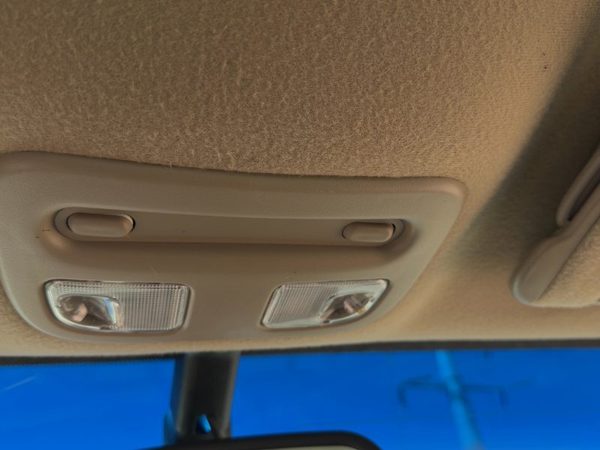 00-05 Lesabre Center Overhead Console Oem Dome Light Map Lamp Cubby Taupe 56B — photo 1