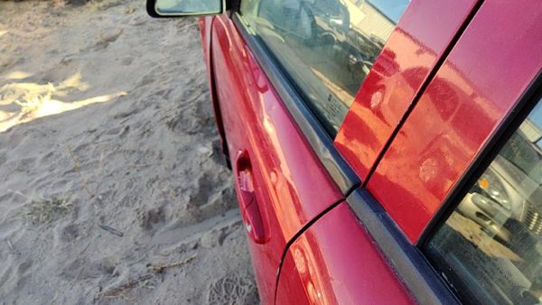 2007 Chevrolet Cobalt Front Door LH 74U Victory Red 25830153 — photo 2