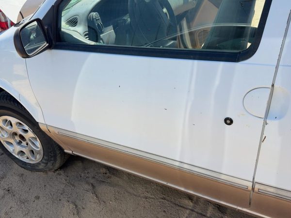 1996 Mercury Villager Front Door LH White Zc — photo 3