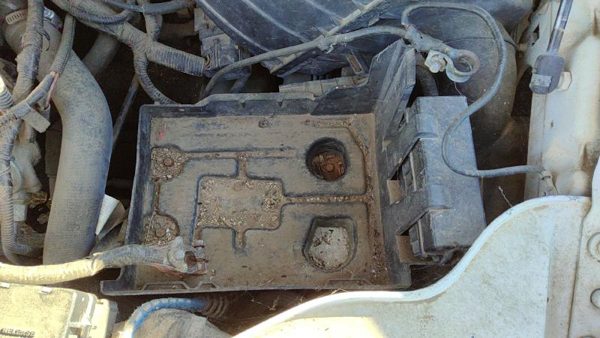 2000 Ford Taurus Battery Tray F8DZ10732AA — photo 2